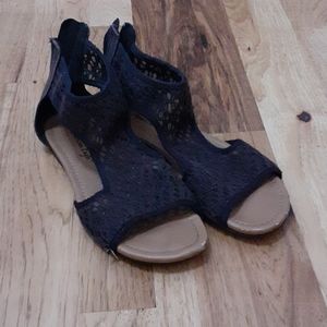 American Eagle Sandals